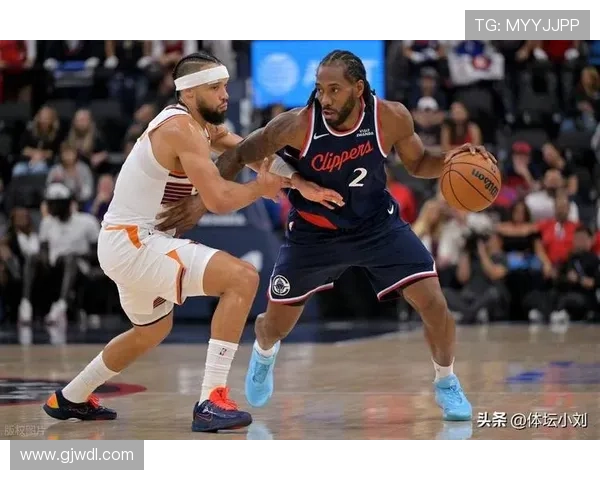 哈登与莱昂纳德下半场表现低迷合计仅得10分不敌角色球员科比布朗